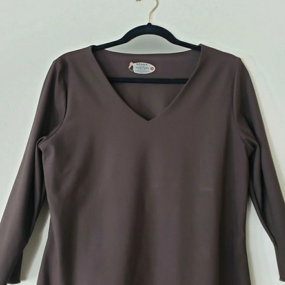 SPANX V-neck top size M - Picture 3 of 5